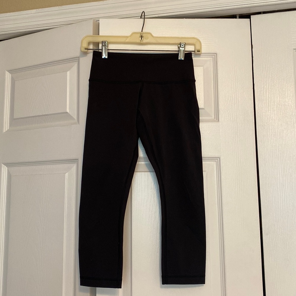 Size 2 barely worn lululemon capri leggings